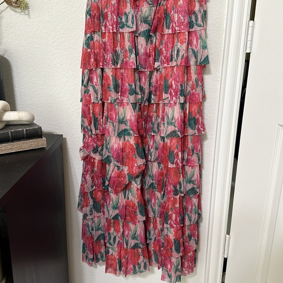 NWT Gianni Bini
Grace Plisse Floral Print Sweetheart Neck Cut-Out Tiered Dress - Picture 7 of 12